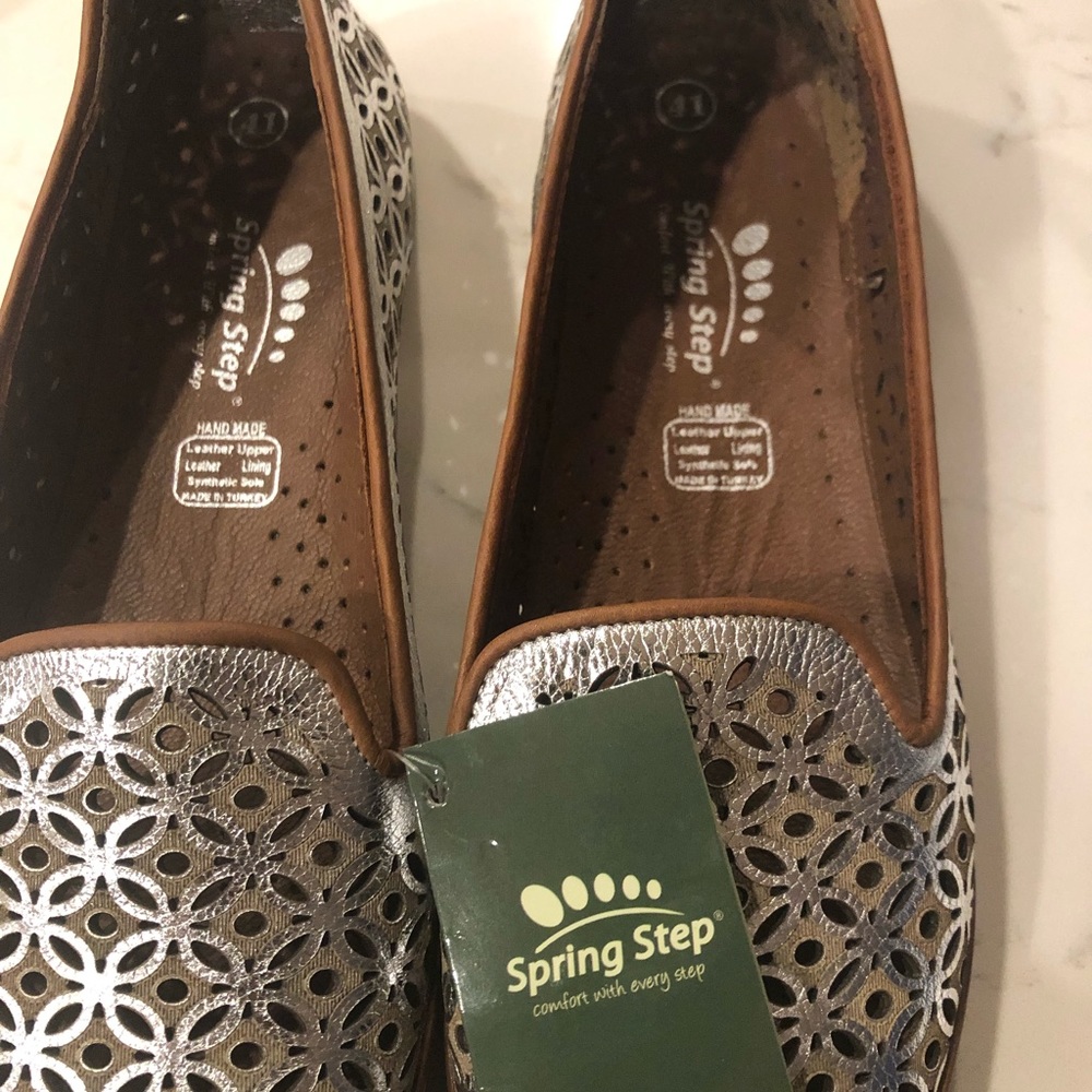 Spring Step Dressy Flats - Picture 2 of 5